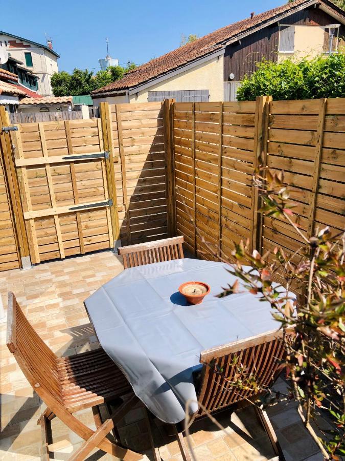 Appartement Duplex Lumineux Idealement Situe Ares Esterno foto